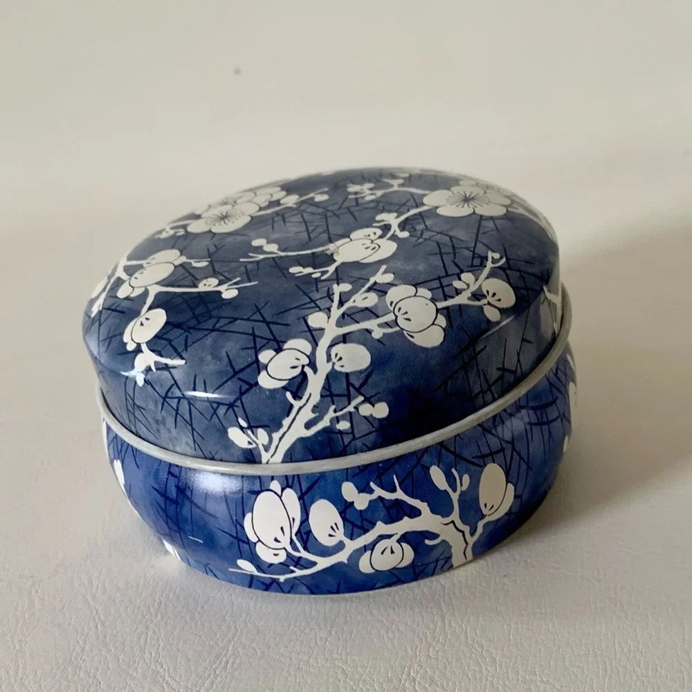 vintage daher decorated ware Lidded Metal Trinket Box England
